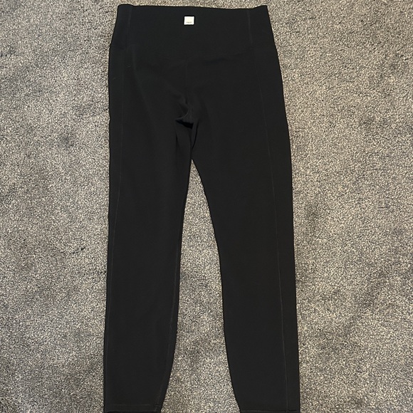 Vuori Black Leggings - Picture 2 of 5